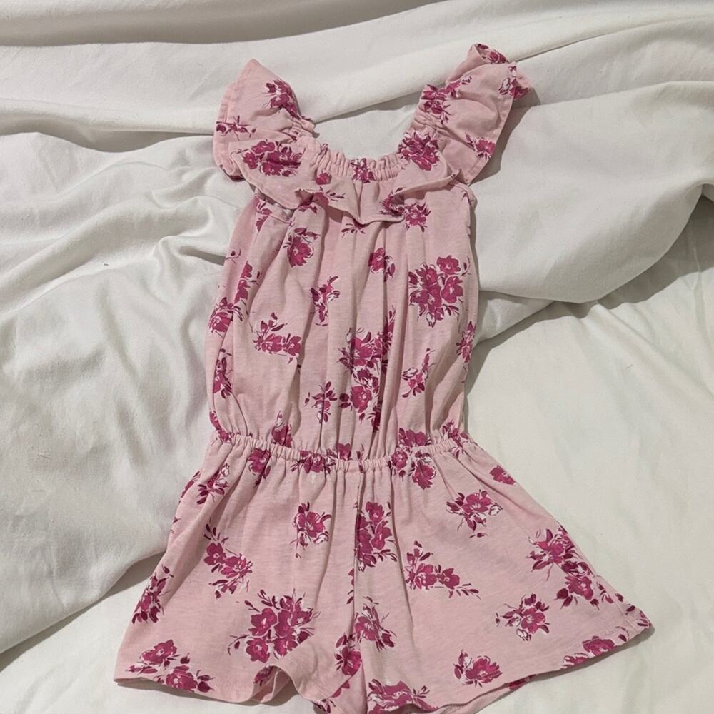 Childrens place S 5/6 Floral Pink Kids Romper ruffled sleeve
